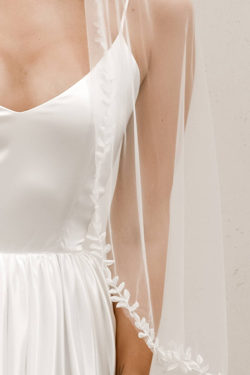 Pearl Beaded Edge Veil V006