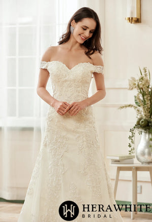 Sweetheart Neckline Chapel Train With Embroidery Lace Bridal Gown