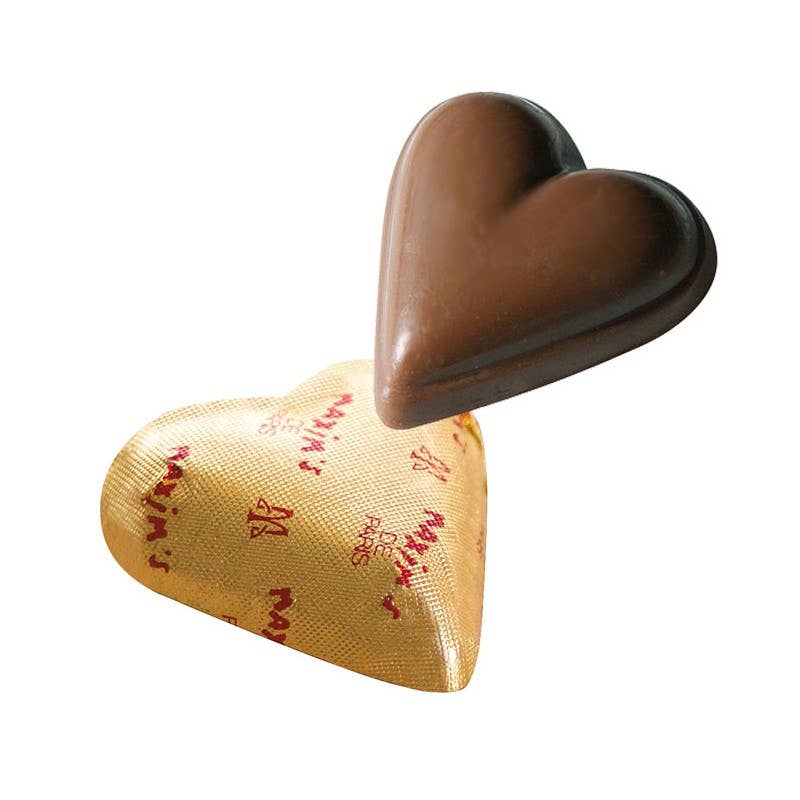 Display 24 metal boxes with 4 chocolate hearts