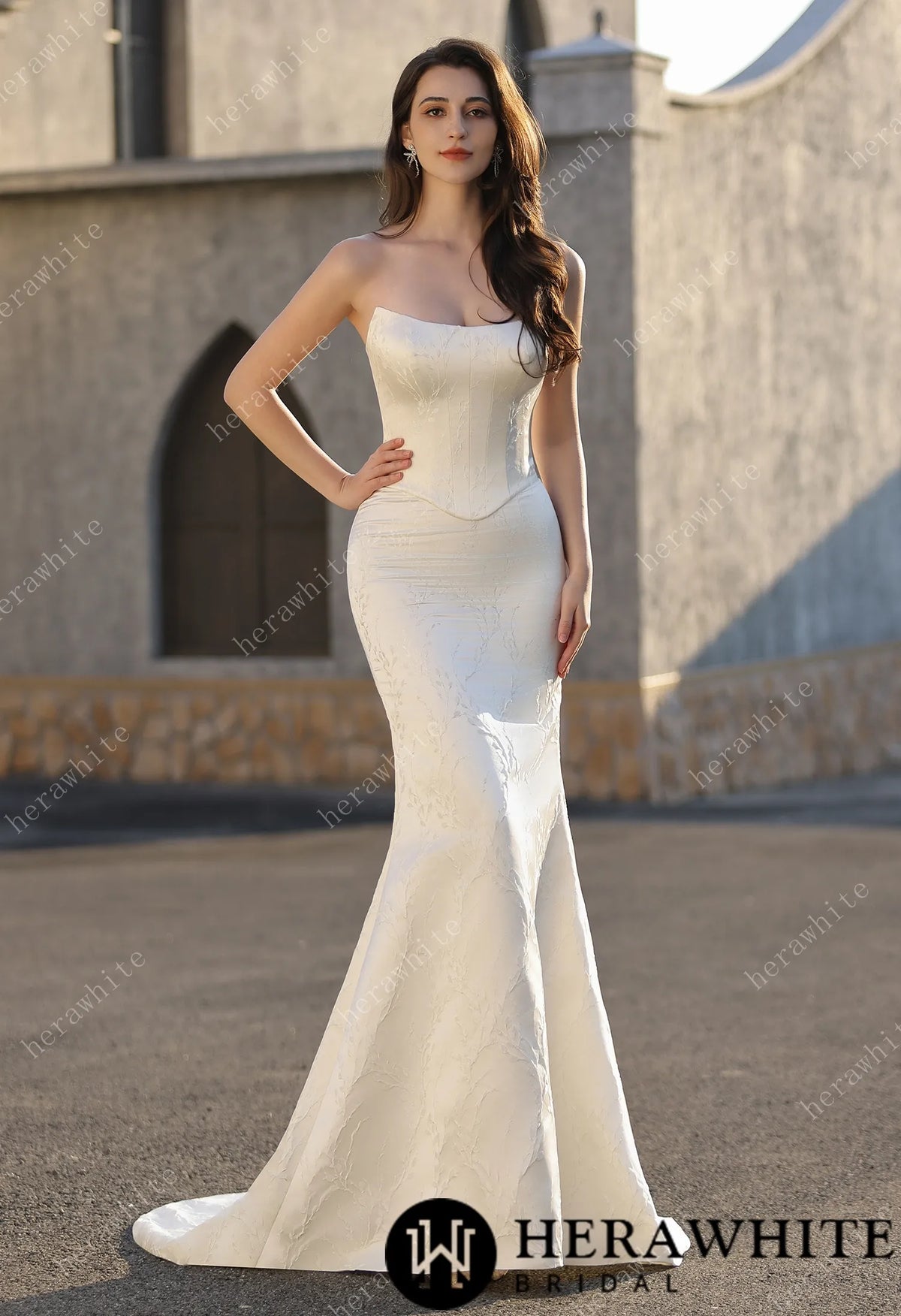 3D Lace Mermaid Silhouette Bridal Gown With Detachable Overskirt HW3818
